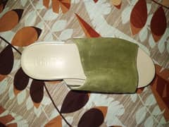 good condition lama shoes