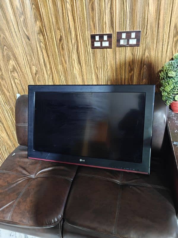 LG. 32 inch LCD. 03225010109 0