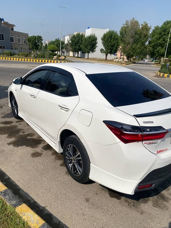 Toyota Corolla GLI 2020 Auto super white 3