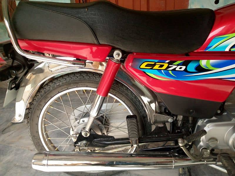 HONDA CD 70 LUSH and GENWAIN condition 2024 model. . . 2