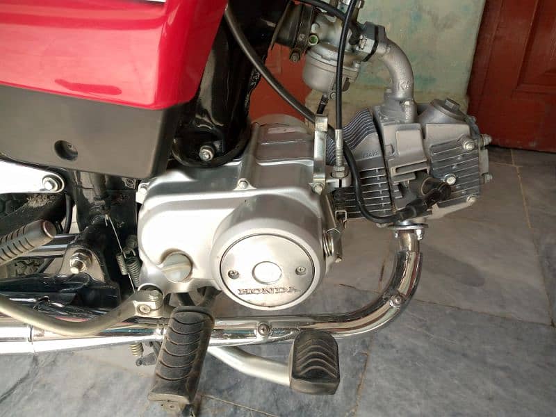 HONDA CD 70 LUSH and GENWAIN condition 2024 model. . . 3