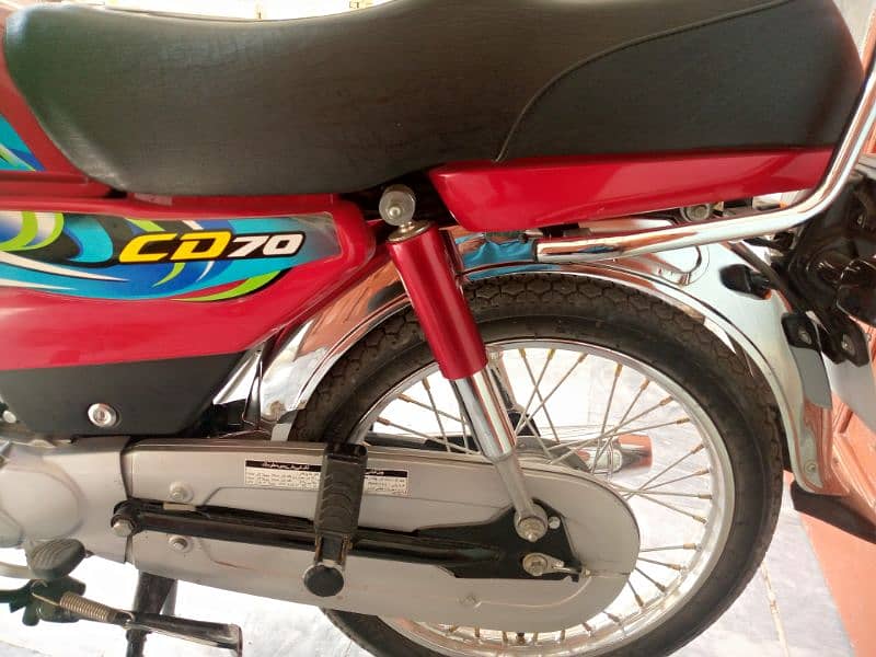 HONDA CD 70 LUSH and GENWAIN condition 2024 model. . . 8