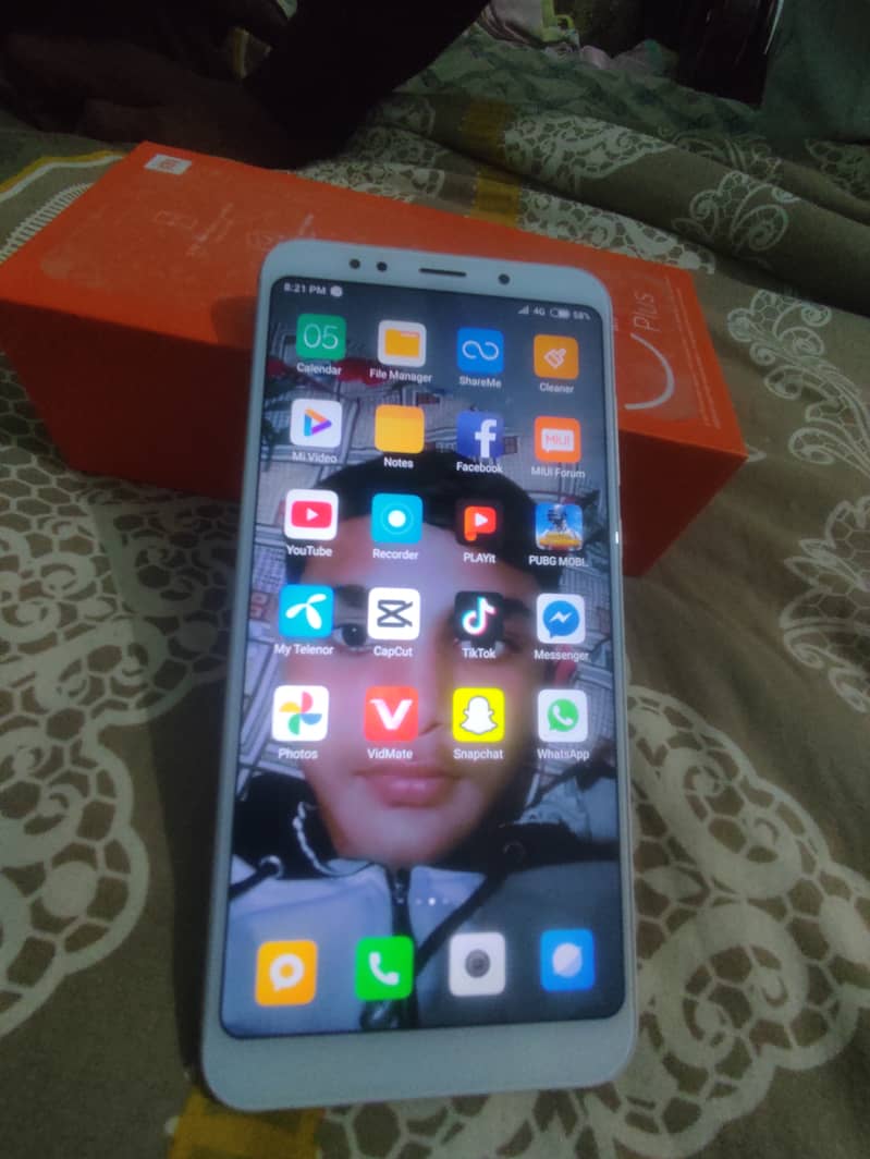 Redmi 5 plus 04/64 4