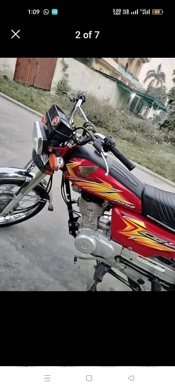 Honda 125 Red Color 5