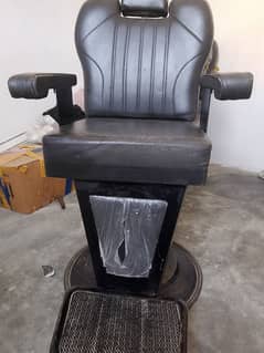 2 saloon chairs