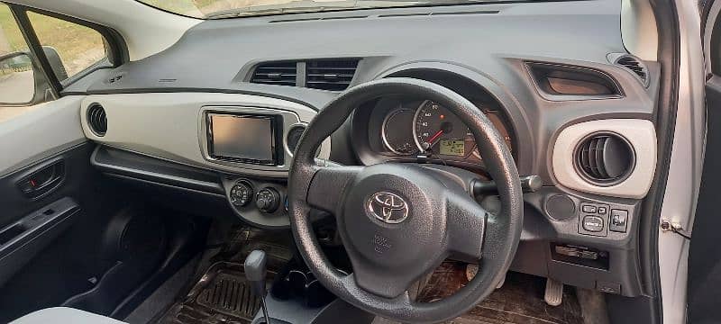 Toyota Vitz 2014 11