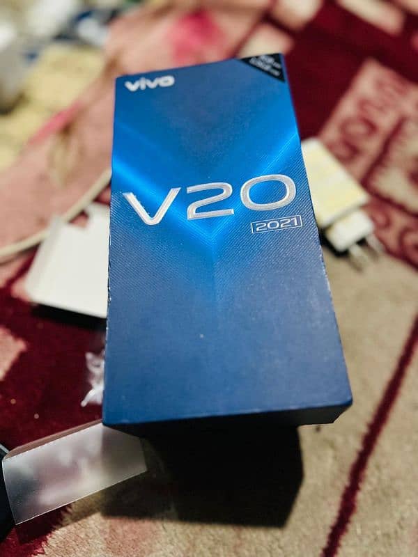 Mobile for sale Rs:- 35 thousand model Vivo V20( 8/128) 2