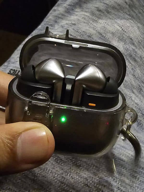 Samsung Galaxy Buds 3 Pro 1