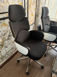 2-Month Used Executive Revolving Chair – Excellent Condition in Bahria