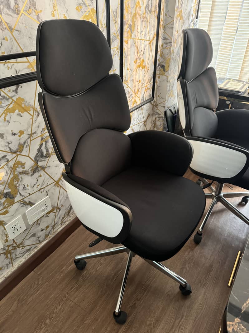 2-Month Used Executive Revolving Chair – Excellent Condition in Bahria 0