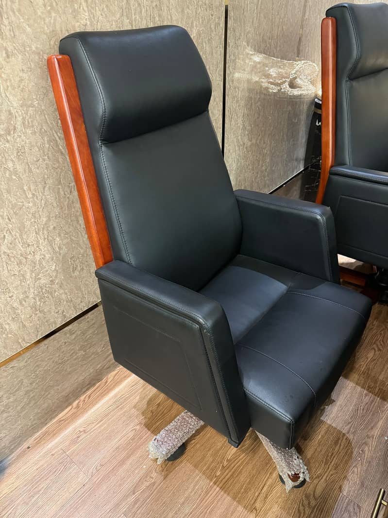 2-Month Used Executive Revolving Chair – Excellent Condition in Bahria 3