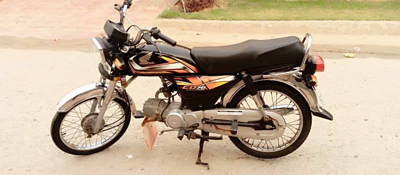 Honda cd 70 model 2022 black 3