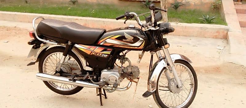 Honda cd 70 model 2022 black 4