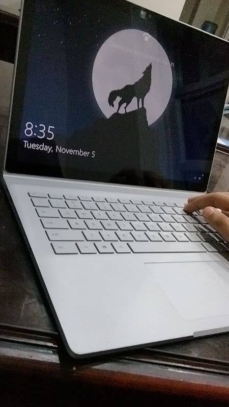 Microsoft Surface Book 0