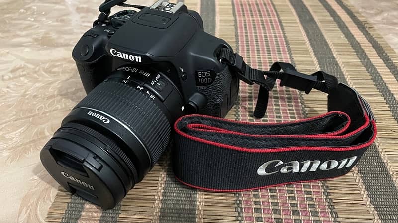 Canon 700D Dslr(touch screen) with 18-55mm 1