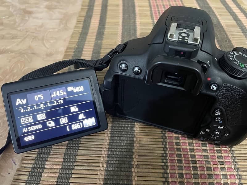 Canon 700D Dslr(touch screen) with 18-55mm 3