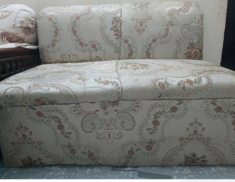 2 seater sofa set. 2