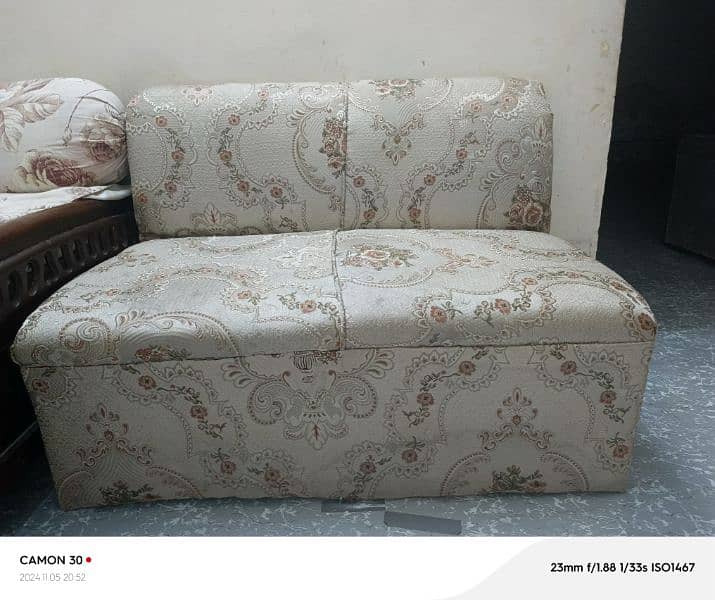 2 seater sofa set. 5