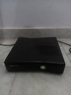 Xbox 360 Slim in Lush condition