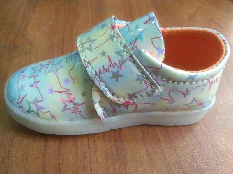 kids shoe available 1