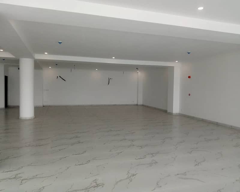 16 Marla 1st Floor Available for rent in DHA Phase 8 4