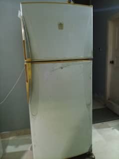 dawlance signature refrigerator good condition just need to upgrad