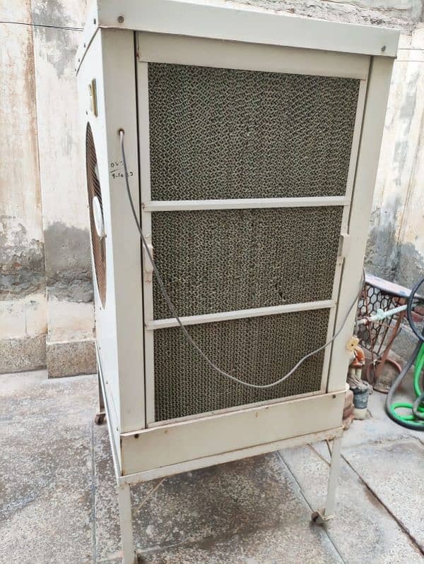 Air Cooler with Cooling Pads 1