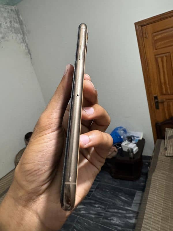 iphone 11 pro max official PTA approved 256gb 4