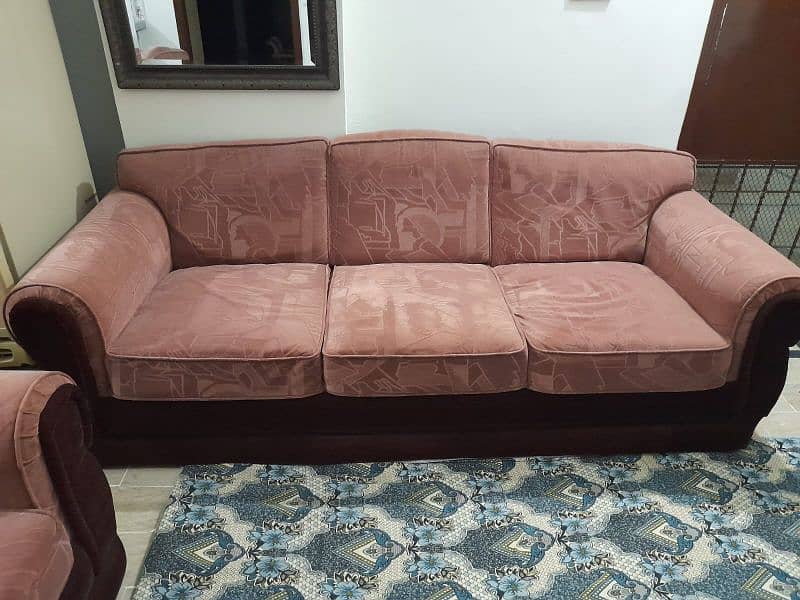 5 seater sofa and centre table 0