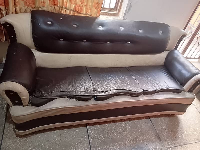 5 seater Sofa for sale 4