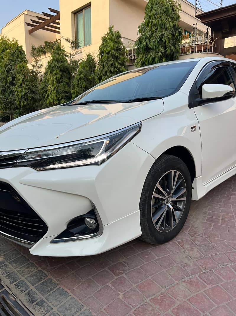 Toyota Corolla Altis Grande X 1.8 Beige Interior 2021 3