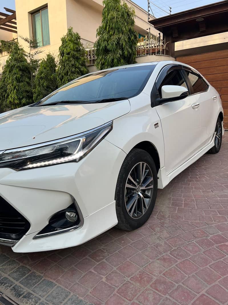 Toyota Corolla Altis Grande X 1.8 Beige Interior 2021 6