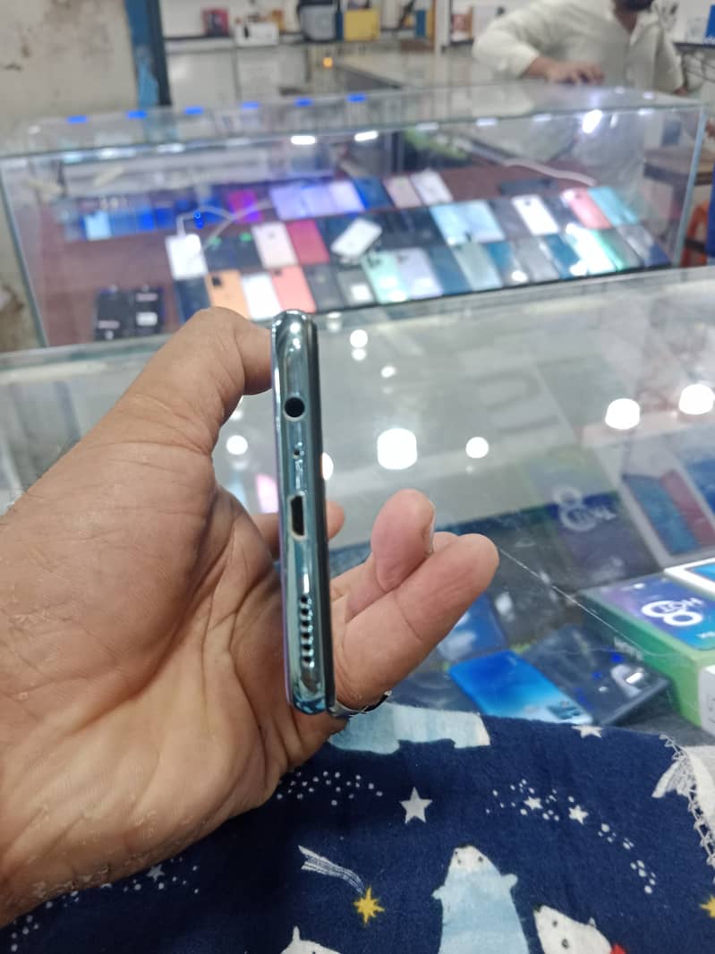 Vivo S1 with box charger 2