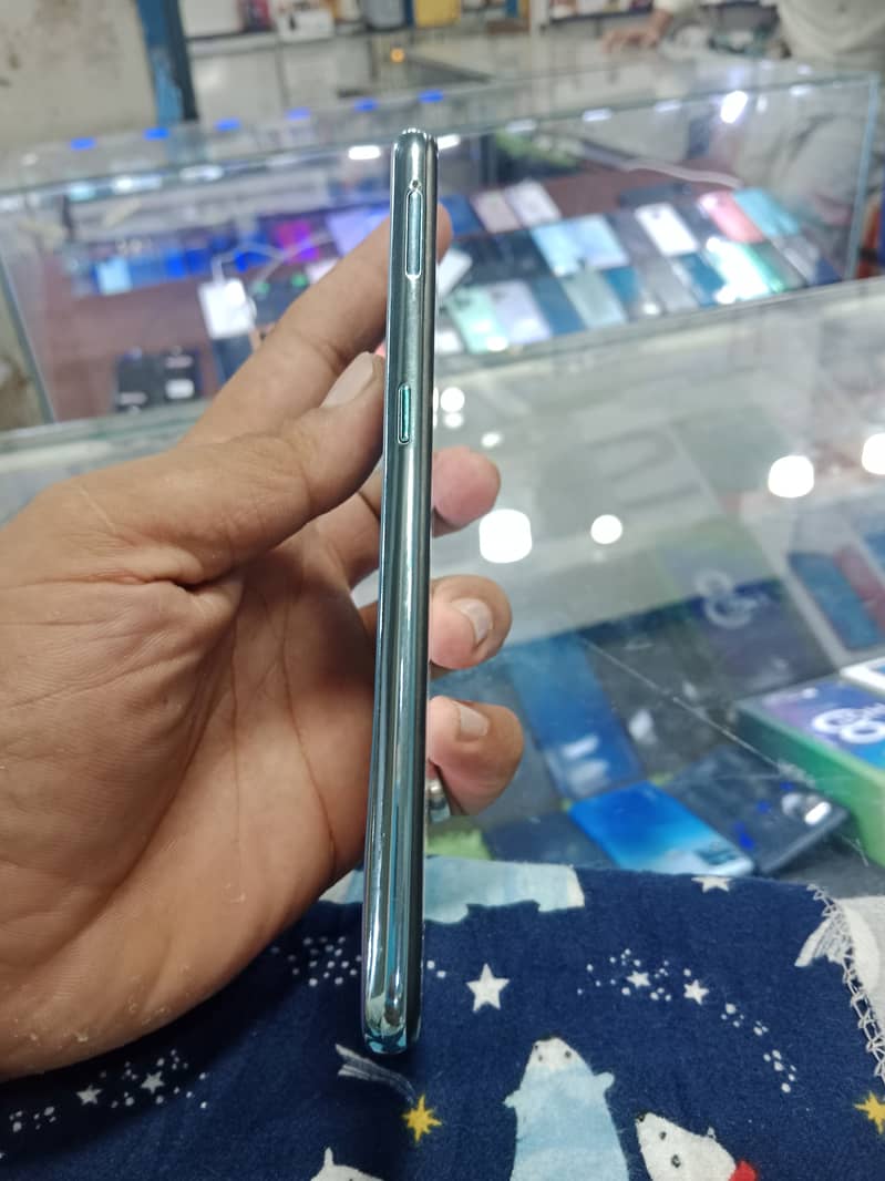 Vivo S1 with box charger 3