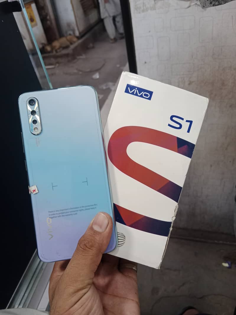 Vivo S1 with box charger 7