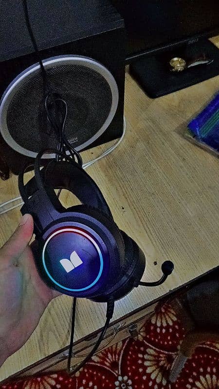 Monster gaming headphones with RGB 0