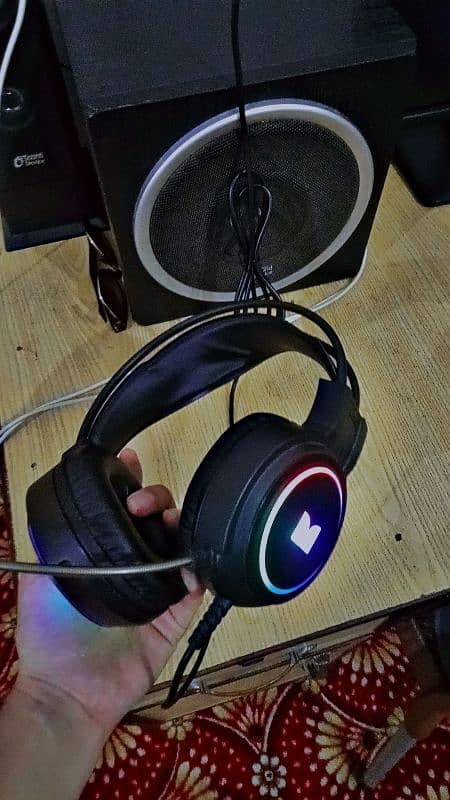 Monster gaming headphones with RGB 5