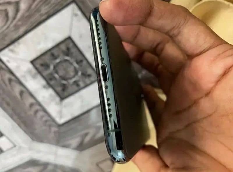 Iphone 11 pro max PTA approved 3