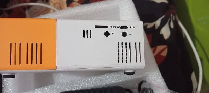 Mini Projector 6