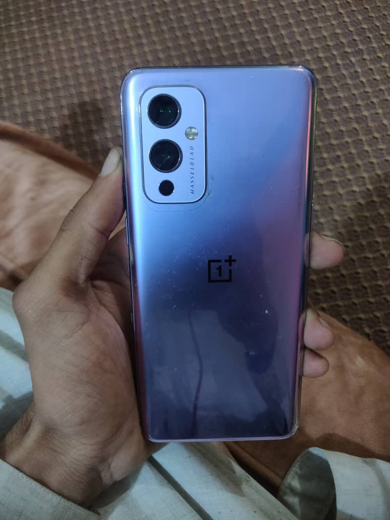 I am selling OnePlus 9 5g great camera and gaming 03327943035beast 1