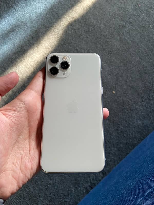 iphone 11 pro 2