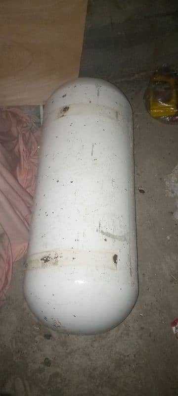 CNG Gaskit and Cylinder are available for urgent sale 7