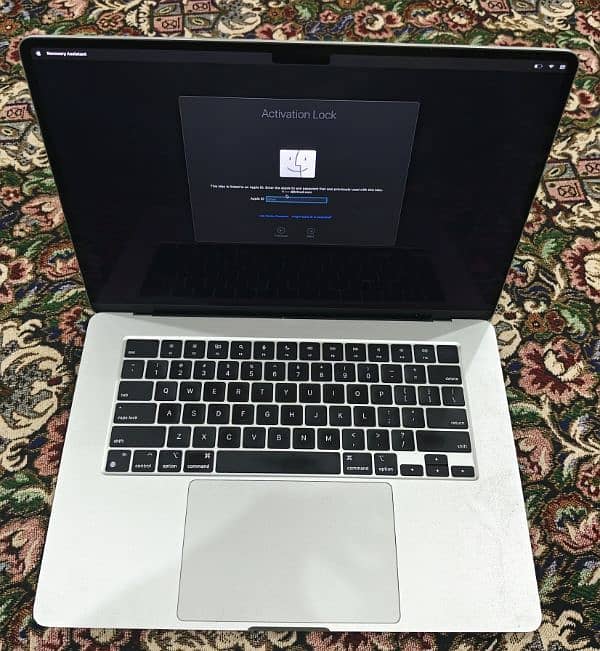 Apple macbook air m2 2023 Model icloud lock hai 1