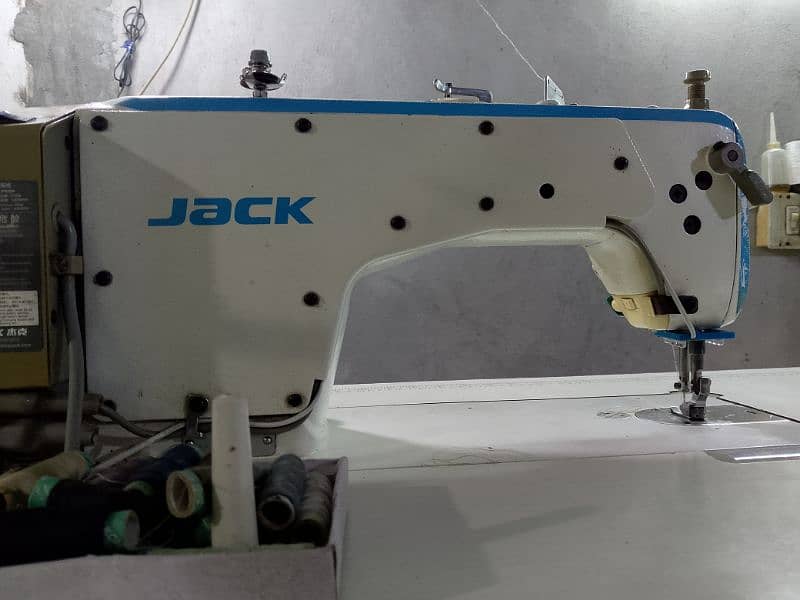 Jack F4 good condition contact 03215993000 3