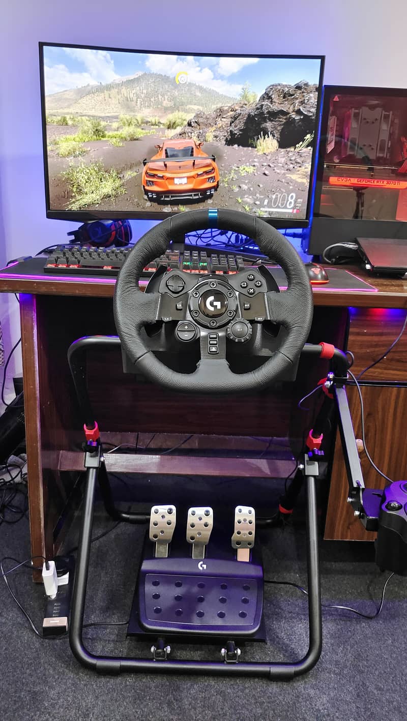 Logitech G923 TRUEFORCE Racing Wheel + Shifter + Stand 1