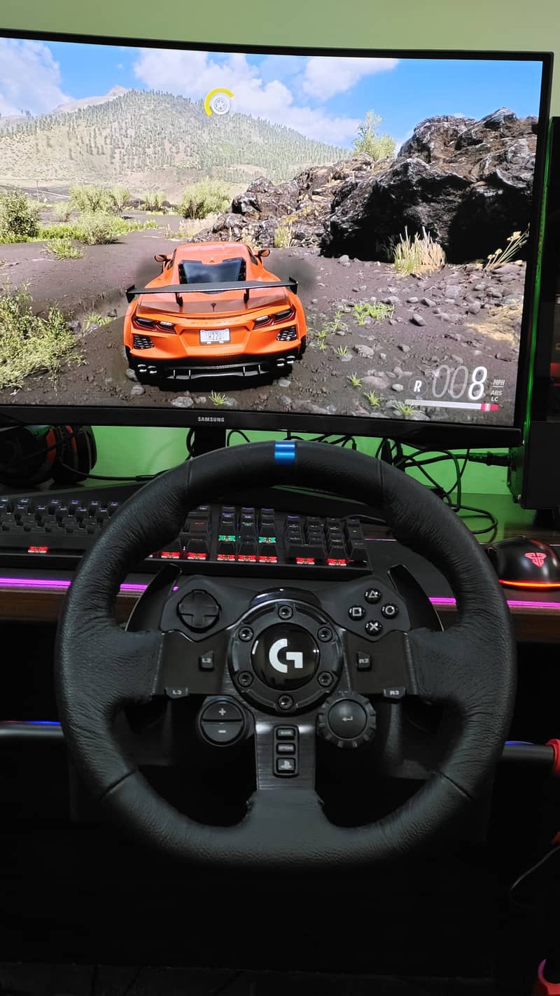 Logitech G923 TRUEFORCE Racing Wheel + Shifter + Stand 8