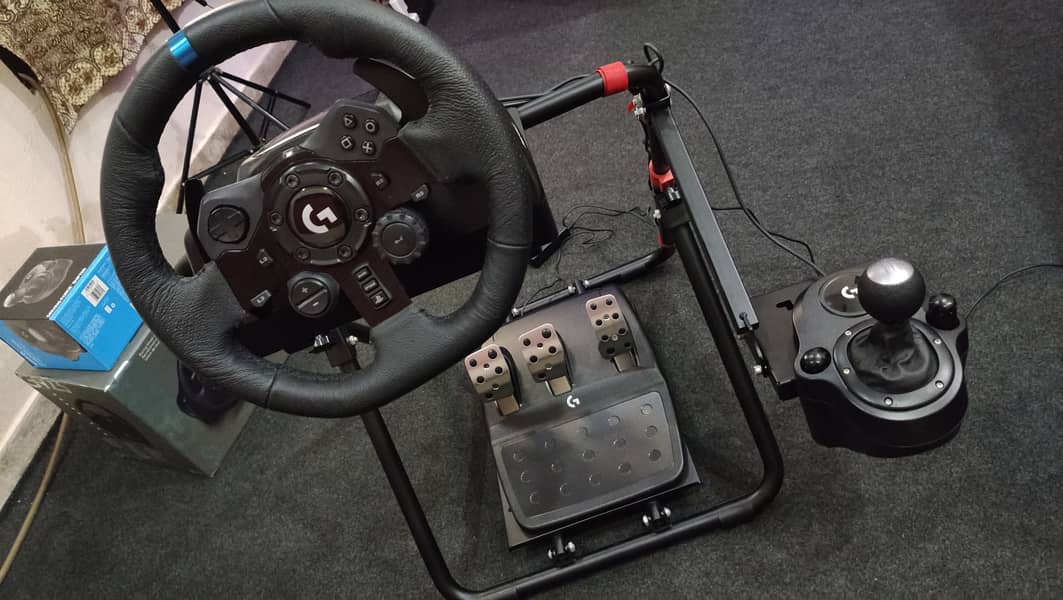 Logitech G923 TRUEFORCE Racing Wheel + Shifter + Stand 11