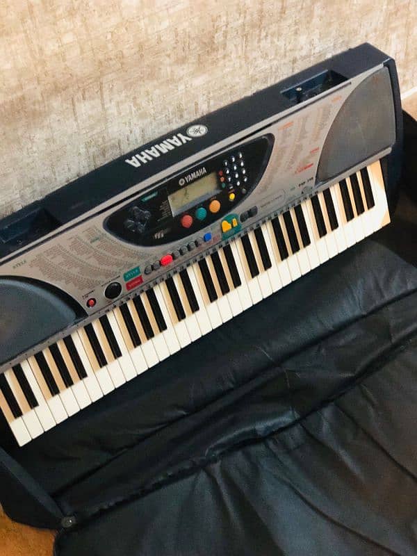 Yamaha Keyboard 240 2