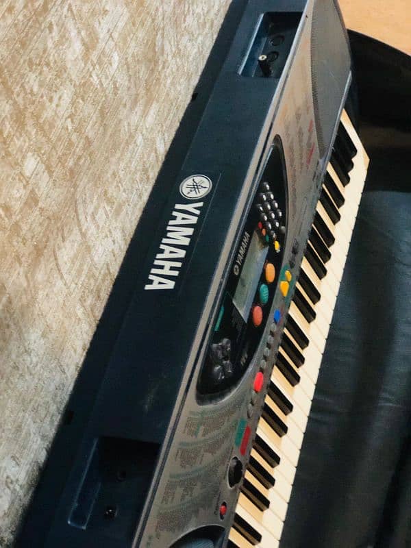 Yamaha Keyboard 240 6