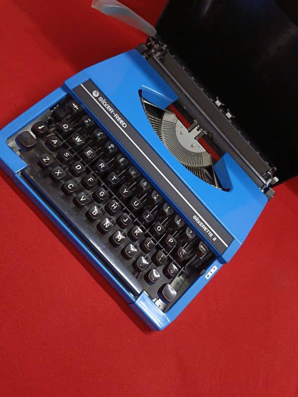 Vintage Typewriter Silver -Reed 3